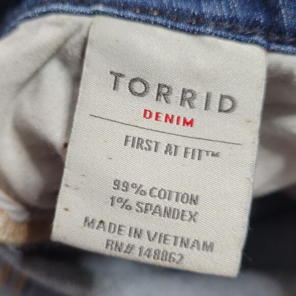 Torrid Cut Off Raw Hem Medium Wash Distressed Shorts, sz 24 - Picture 4 of 4